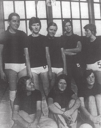 Prva ženska ekipa odbojkaric na Goriškem (1973) Prva___enska_ekipa_odbojkaric_na_Gori__kem__1973_.jpg
